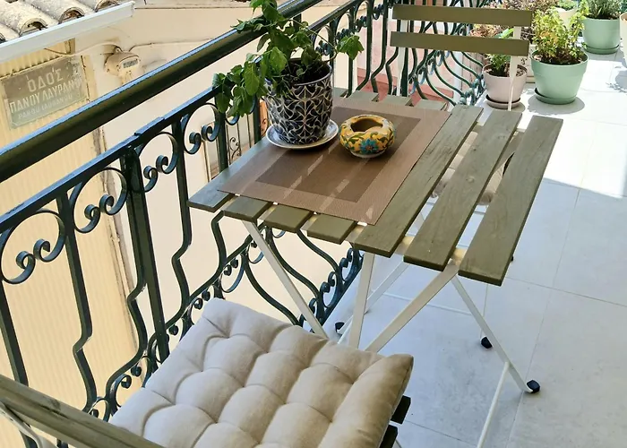 דירה Hellenes House