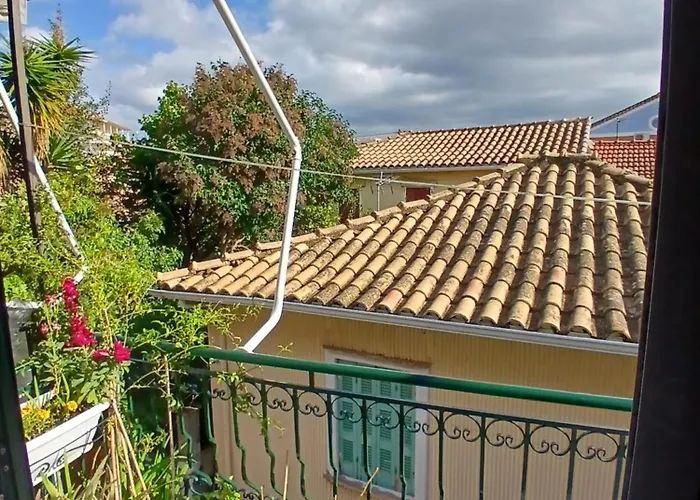 Hellenes House דירה *