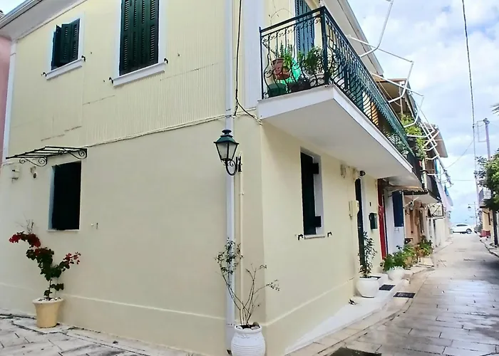 דירה Hellenes House *