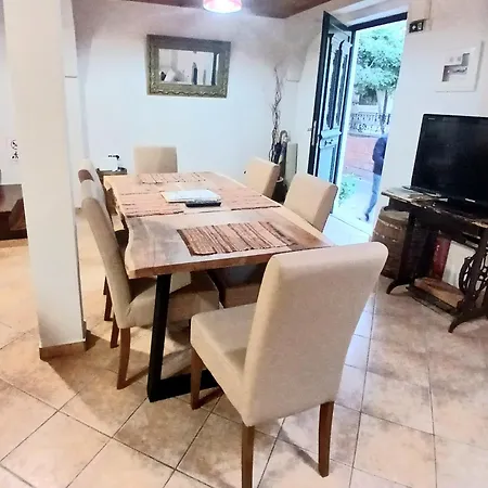 Apartment Hellenes House *